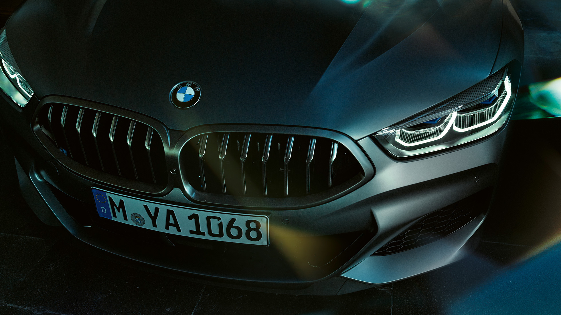 Calandra a doppio rene BMW M850i xDrive Gran Coupé G16 Calandra a doppio rene BMW M850i xDrive Gran Coupé G16 2019 BMW Individual Frozen Bluestone metallizzato, primo piano del frontale G16