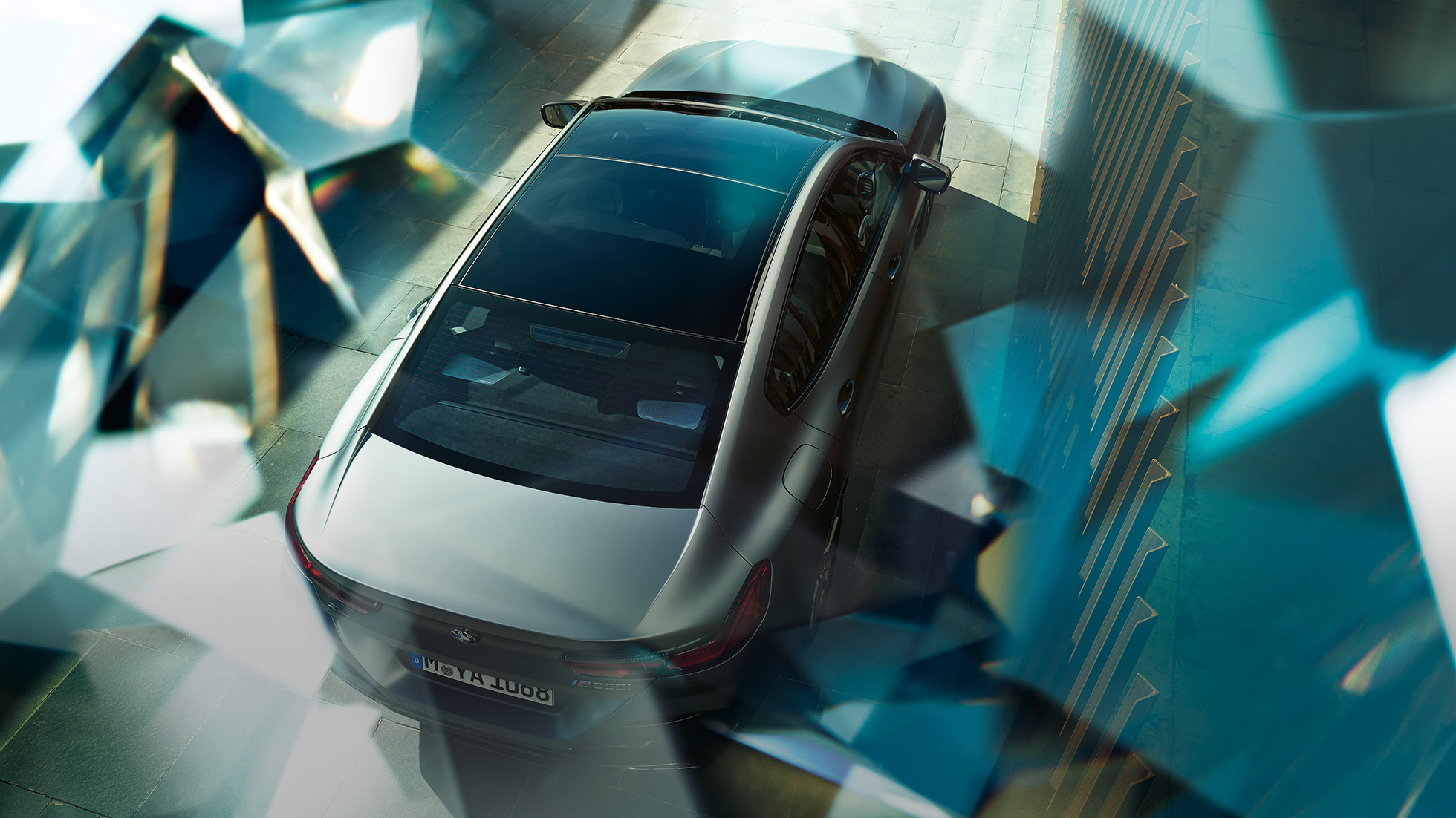 Tetto panoramico in vetro della BMW M850i xDrive Gran Coupé G16 Tetto panoramico in vetro della BMW M850i xDrive Gran Coupé G16 2019 BMW Individual Frozen Bluestone metallizzato, con prospettiva a volo di uccello G16
