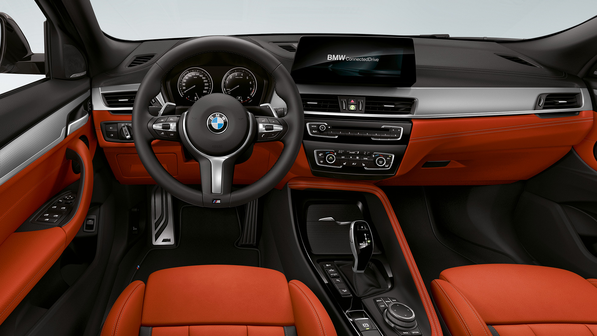 Cockpit della BMW X2 M35i F39 Cockpit della BMW X2 M35i F39 interni