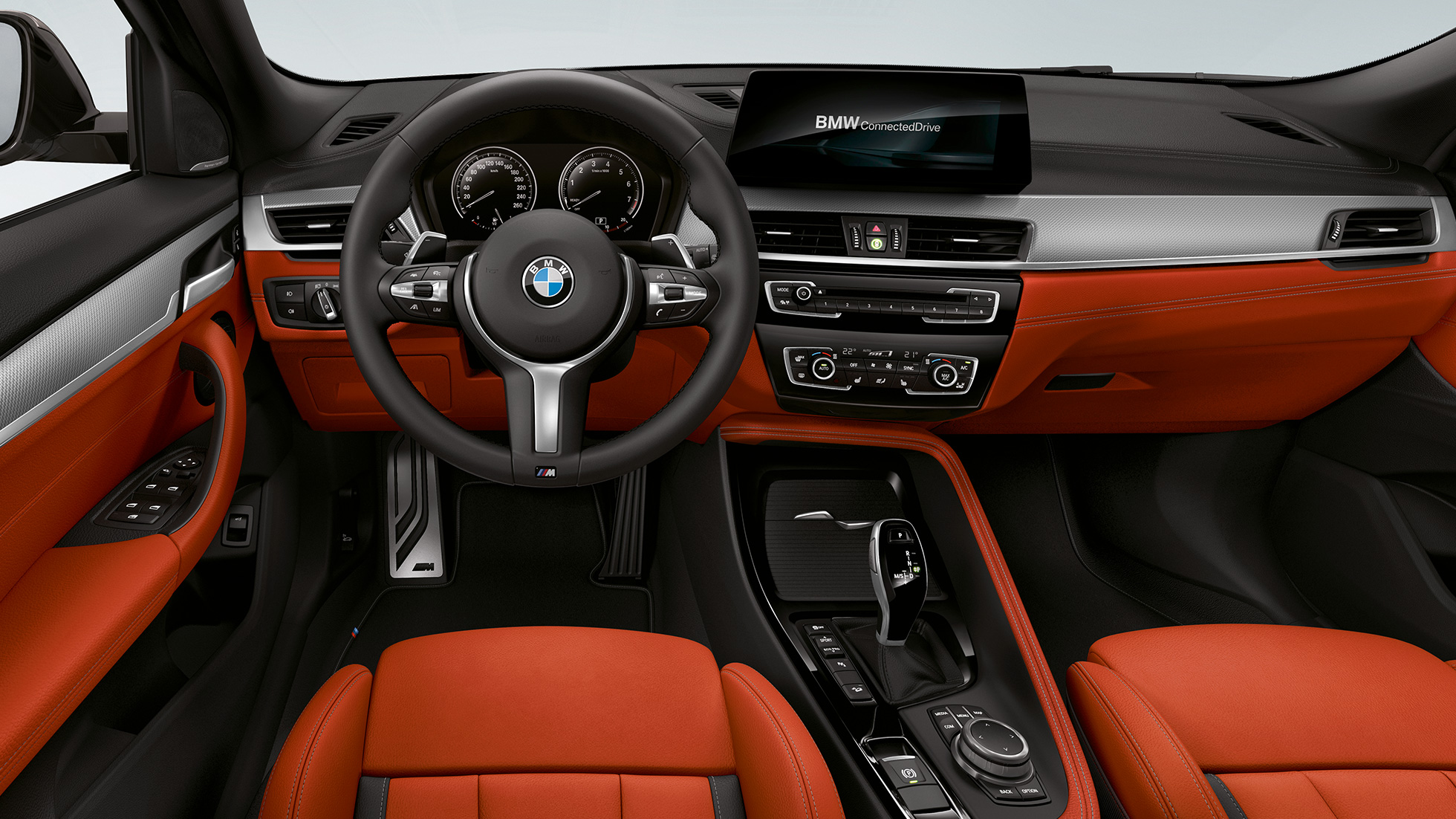 Volante in pelle M della BMW X2 M35i F39 Volante in pelle M della BMW X2 M35i F39 abitacolo