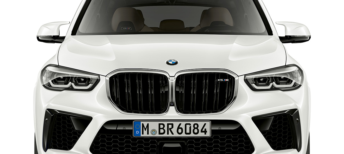 Front BMW X5 M F95 M Niere BMW X5 M Mineralweiss F95 Frontansicht