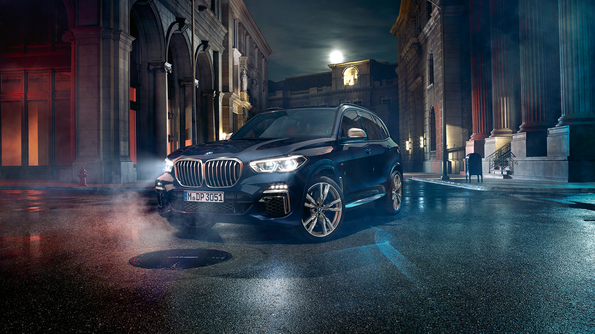 Proiettori anteriori BMW X5 M50i e M50d G05 Fari anteriori con luce laser X BMW X5 M50i e M50d G05 Carbon Black metallizzato vista frontale a tre quarti