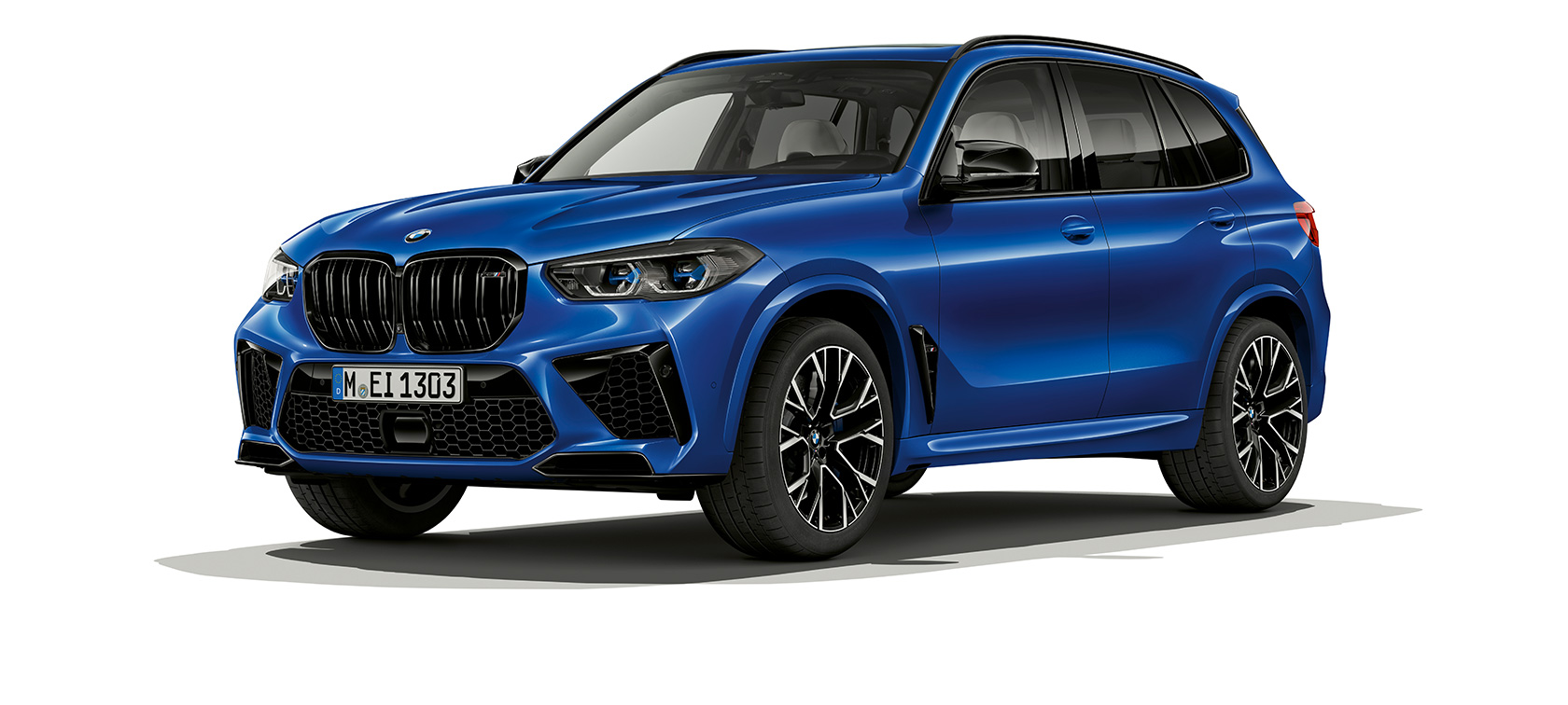 BMW X5 M Competition Dreiviertel-Frontansicht F95 BMW X5 M Competition F95 2020 SUV Marina Bay Blau metallic Dreiviertel-Frontansicht