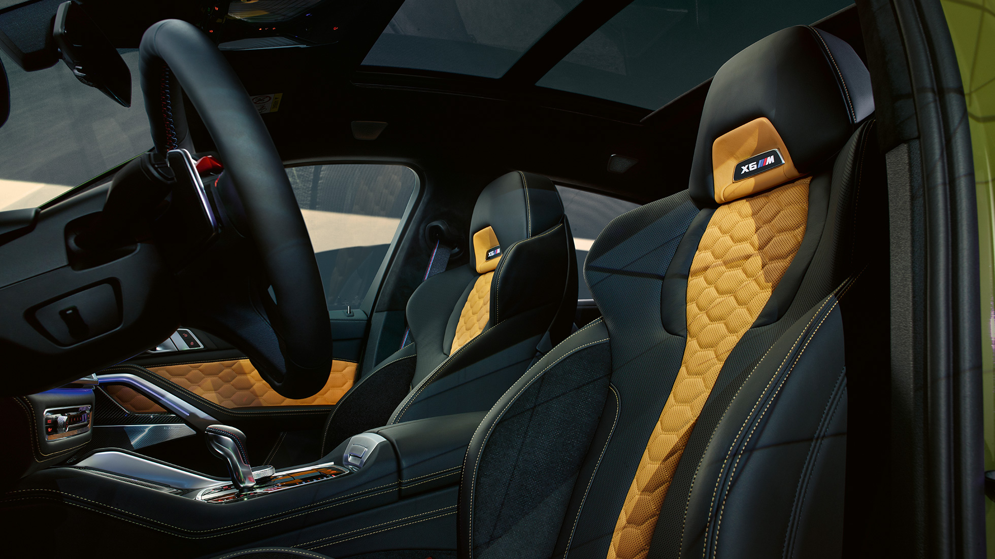 Sedili multifunzione M della BMW X6 M Competition Sedile multifunzioni M della BMW X6 M Competition F96 2020 Interni