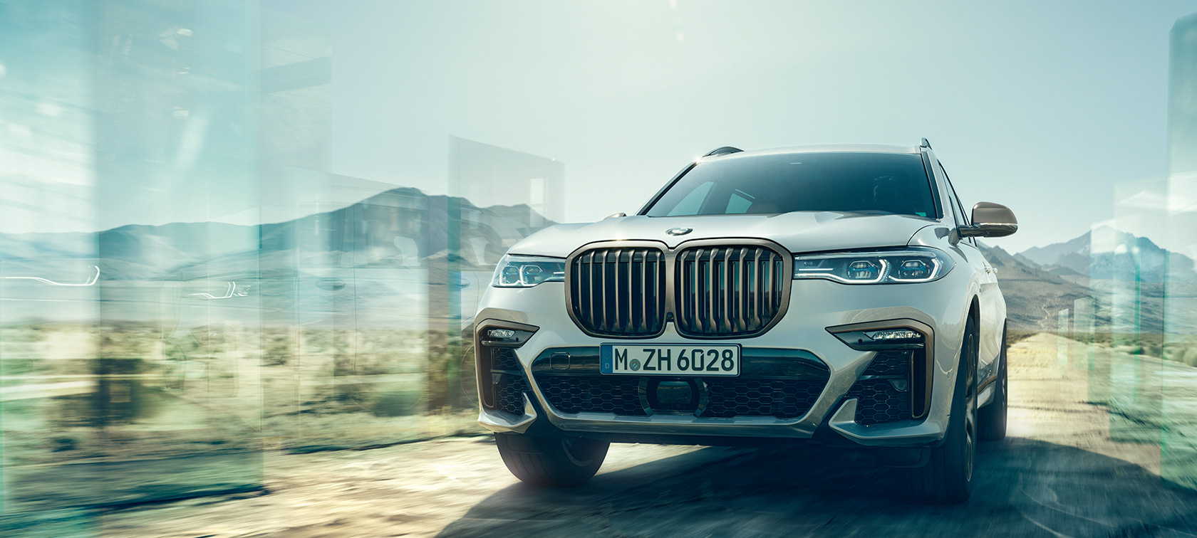 BMW X7 M50i, Frontansicht G07 BMW X7 M Automobil M50i in Mineralweiß, G07, stehend, Frontansicht