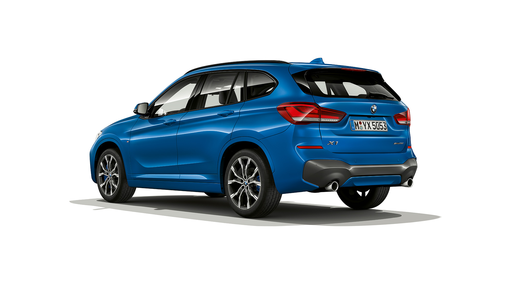 BMW X1, Versione M Sport, ripresa posteriore a tre quarti F48 BMW X1, Versione M Sport, vista posteriore a tre quarti, ripresa in studio fotografico F48