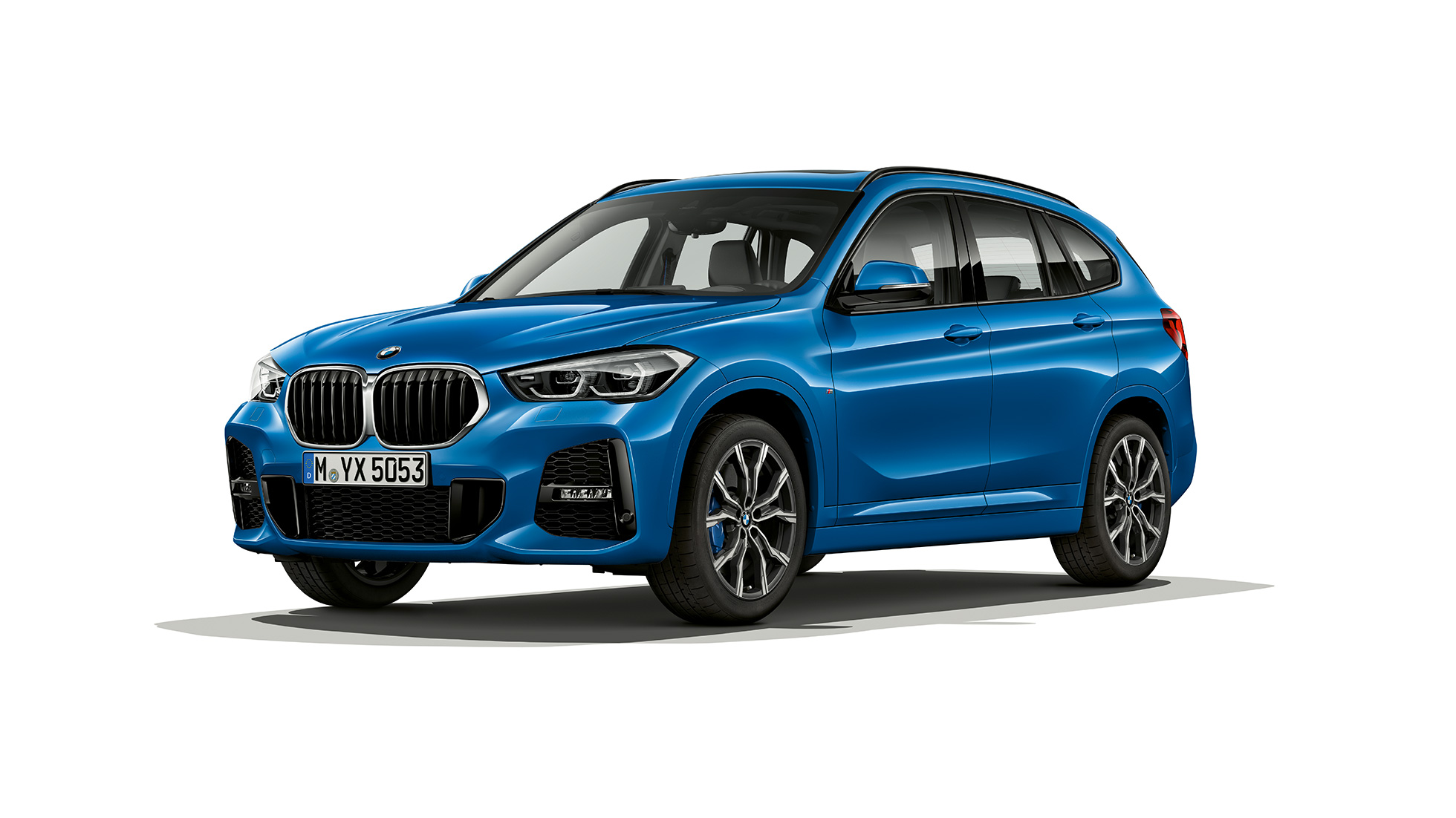 BMW X1, Versione M Sport, ripresa anteriore a tre quarti F48 BMW X1, Versione M Sport, vista anteriore a tre quarti, ripresa in studio fotografico F48