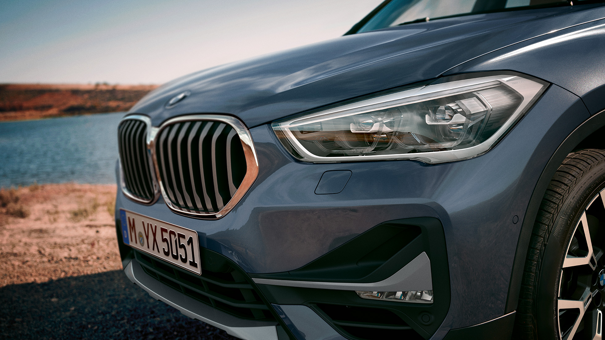 BMW X1, adaptiver LED-Scheinwerfer F48 BMW X1, Close-up des adaptiven LED-Scheinwerfers F48.