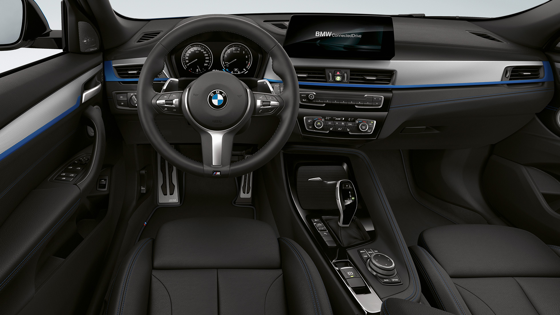 Cockpit della BMW X2 sDrive20i versione M Sport F39 BMW X2 sDrive20i versione M Sport 2018 F39 interni cockpit