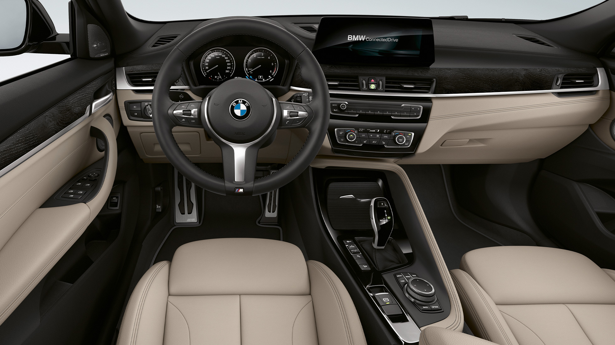 Cockpit della BMW X2 sDrive20i versione M Sport X F39 BMW X2 sDrive20i versione M Sport X 2018 F39 interni cockpit