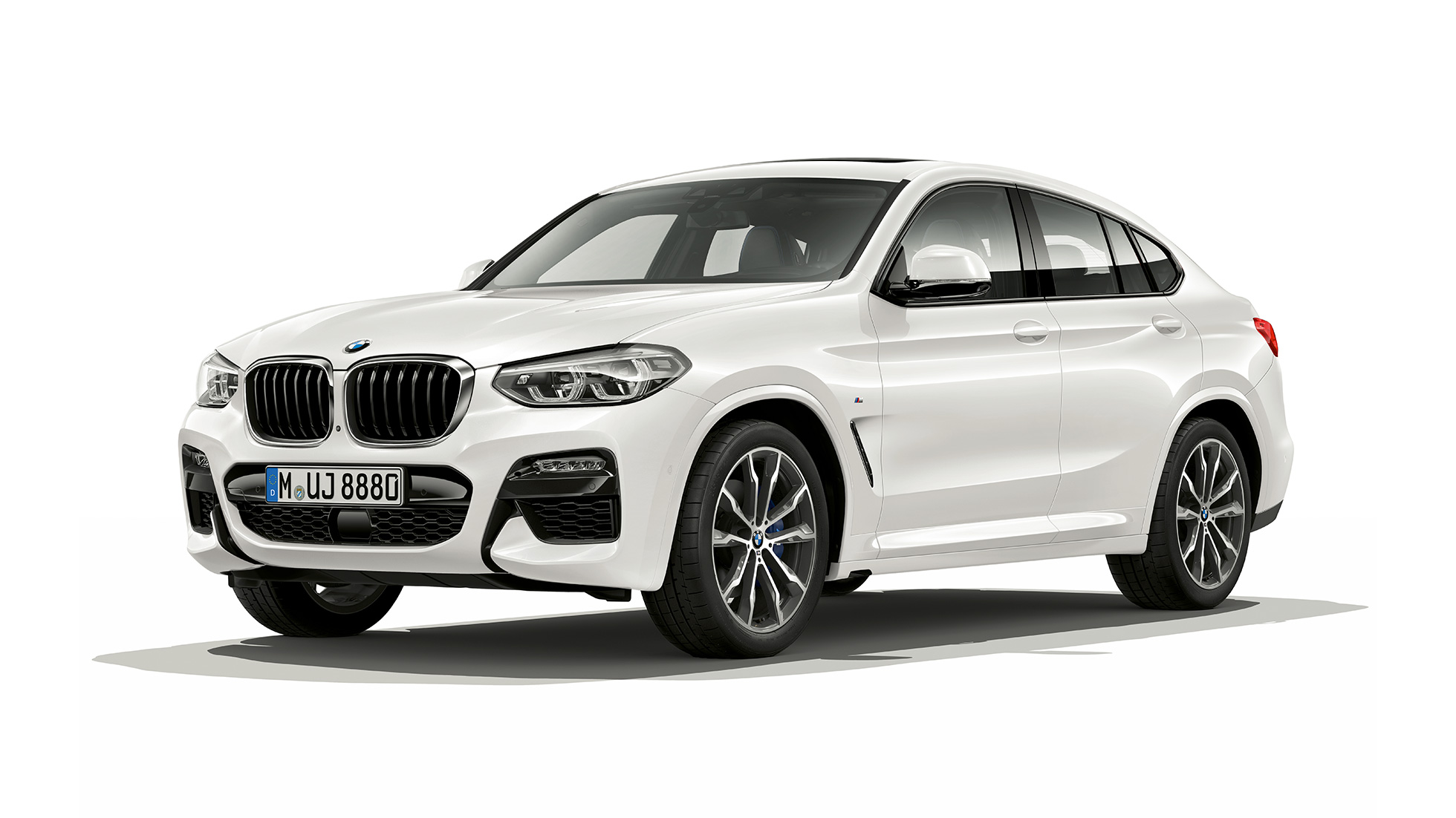 BMW X4 Modèle M Sport vue de trois quarts avant BMW X4 xDrive30i, Modèle M Sport G02 2018 en Alpinweiss vue de trois quarts avant