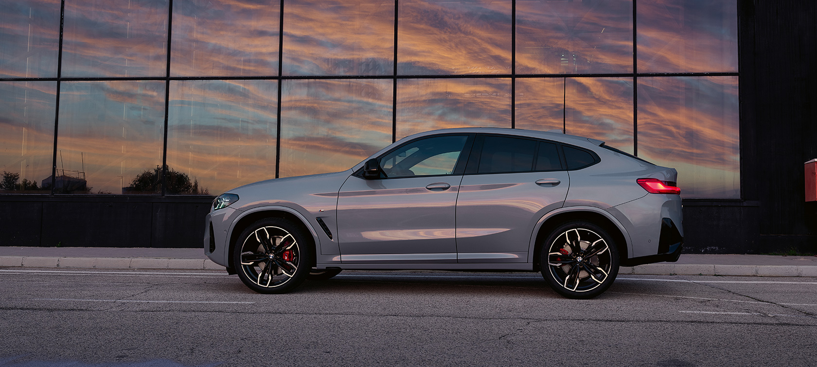 BMW X4 G02 Brooklyn Grey vista laterale 2021