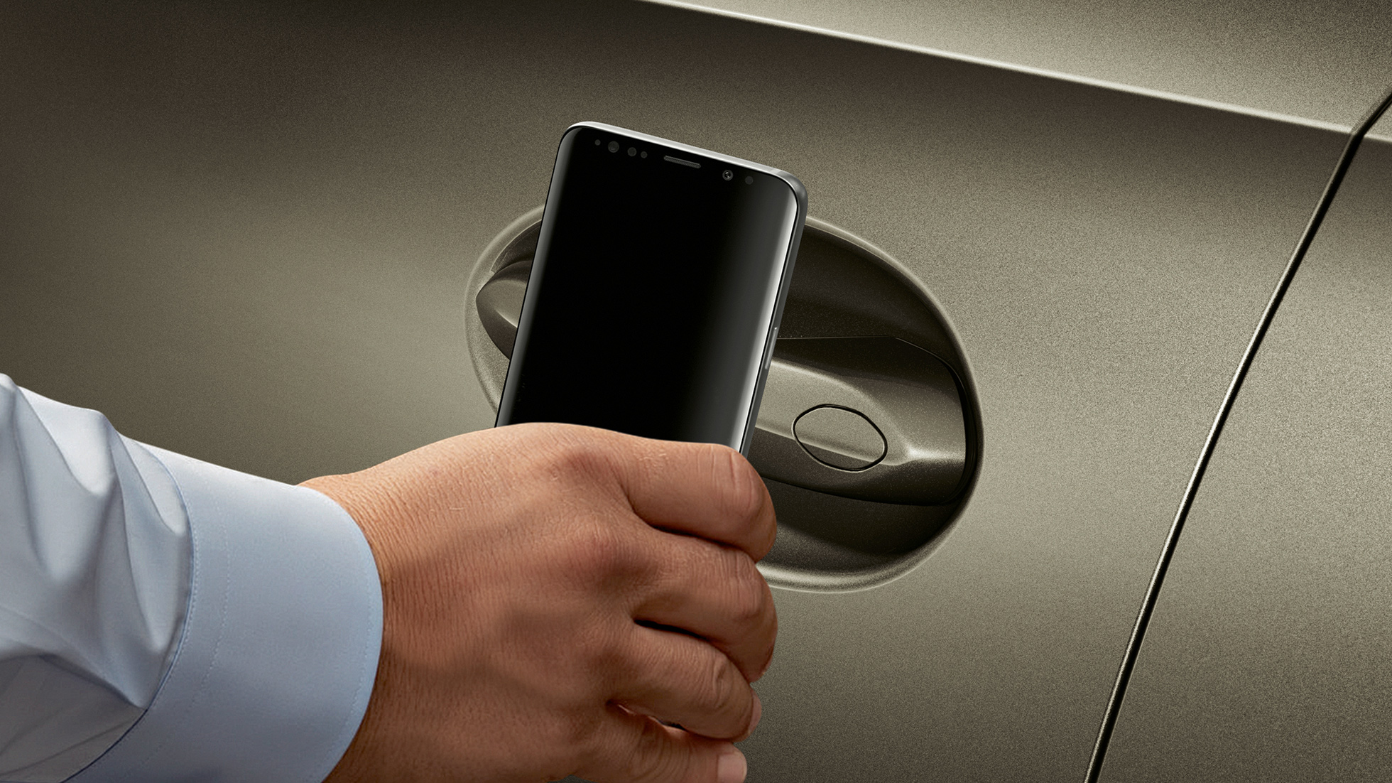 Smart Access avec smartphone. L’ouverture de la BMW X6 se commande par Smart Access via le smartphone.