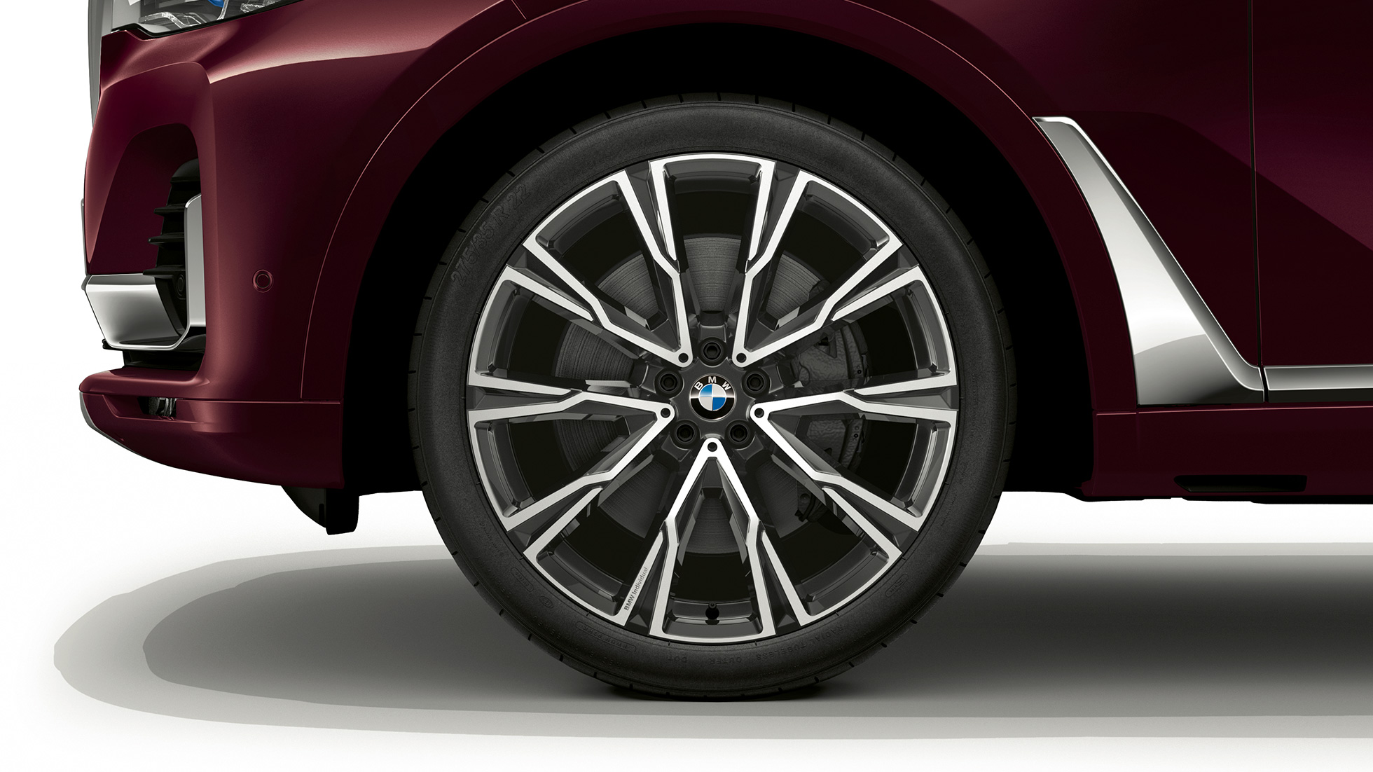 BMW X7, M Sportpaket Leichtmetallrad Nahaufnahme des Leichtmetallrads des BMW X7 mit der Ausstattung des M Sportpaket