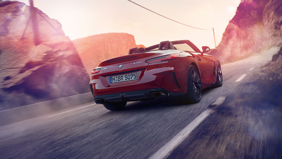 BMW Z4 Roadster Heck G29 Heckaufnahme des fahrenden BMW Z4 Roadster G29