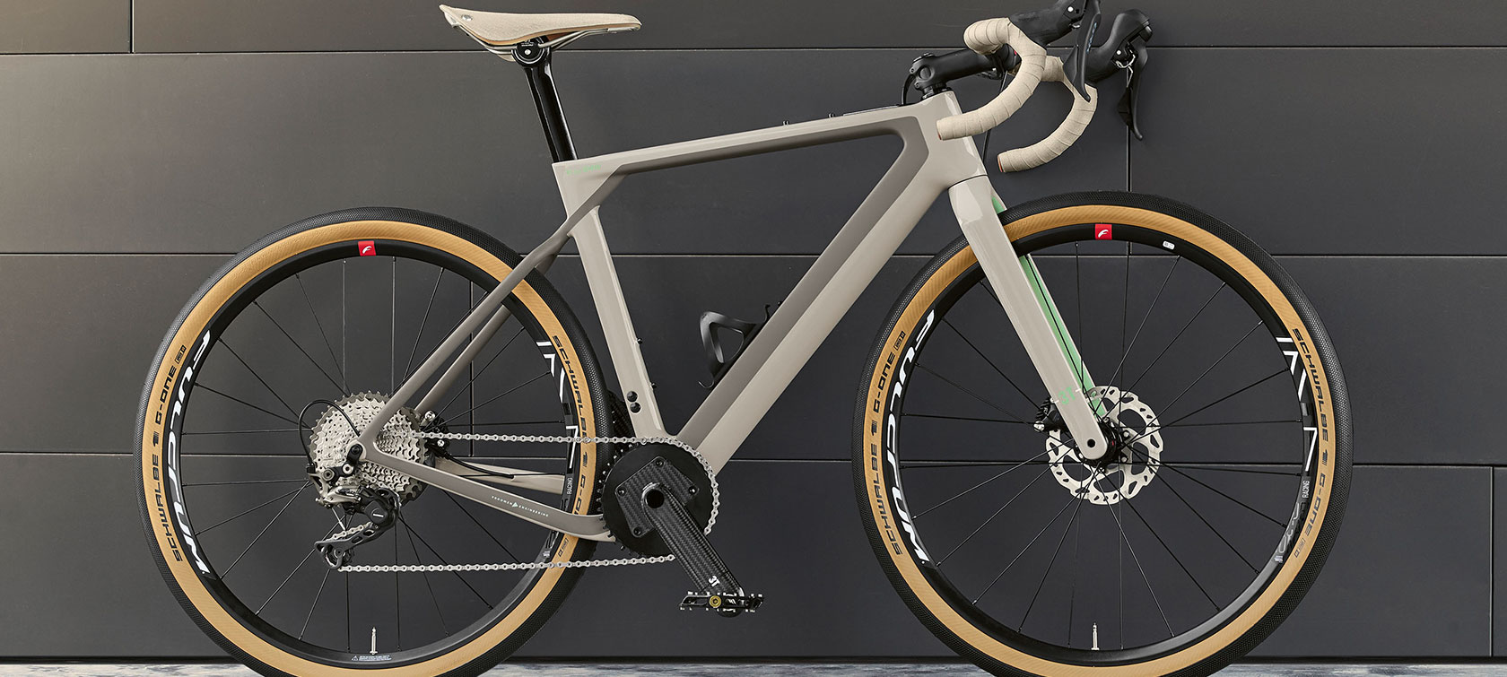 3T for BMW Gravelbike. La foto mostra la 3T for BMW Gravelbike.