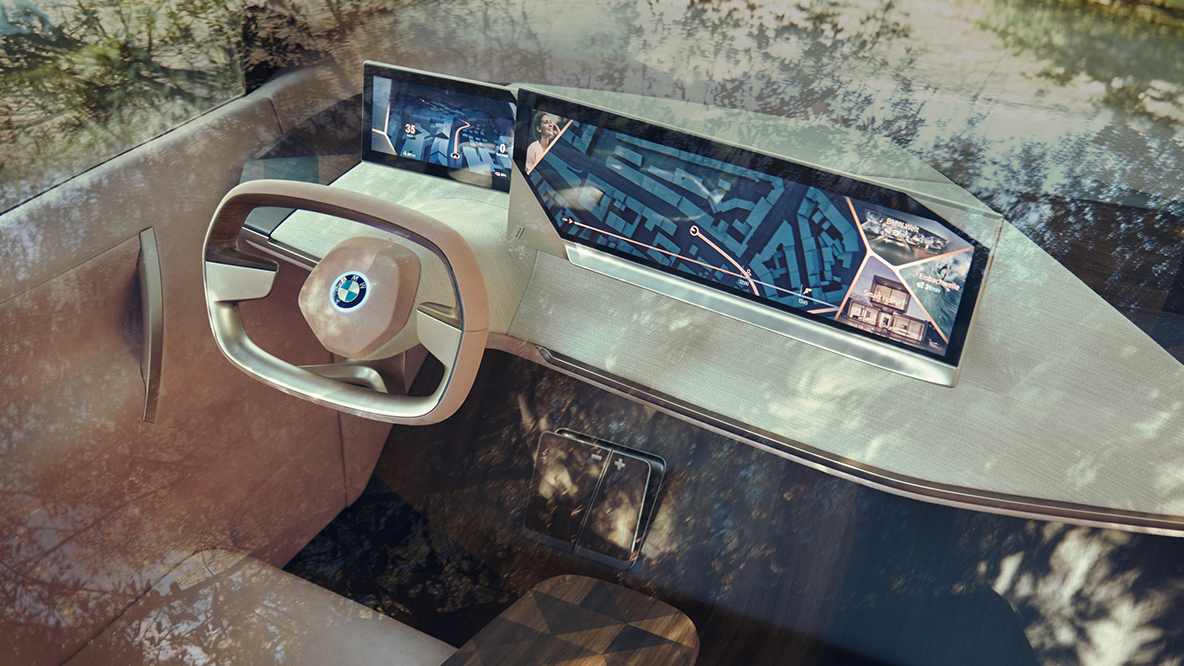 Posto guida nella BMW Vision iNEXT Posto guida nella BMW Vision iNEXT con sterzo e dashboard