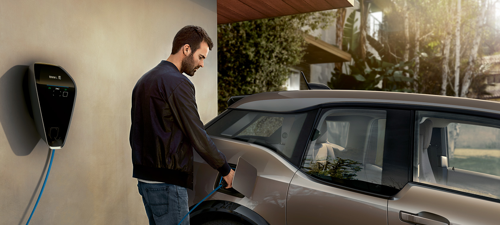 BMW i3s Mann an Ladestation BMW Laden BMW i3s Mann an Ladestation
