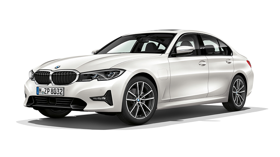 BMW 330e Limousine Studioaufnahme BMW 330e Limousine Studioaufnahme Dreiviertel-Frontansicht