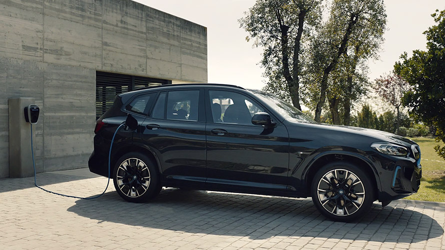 Recharger les véhicules électriques BMW iX3 à domicile Vidéo Recharger les véhicules électriques BMW iX3 à domicile Vidéo