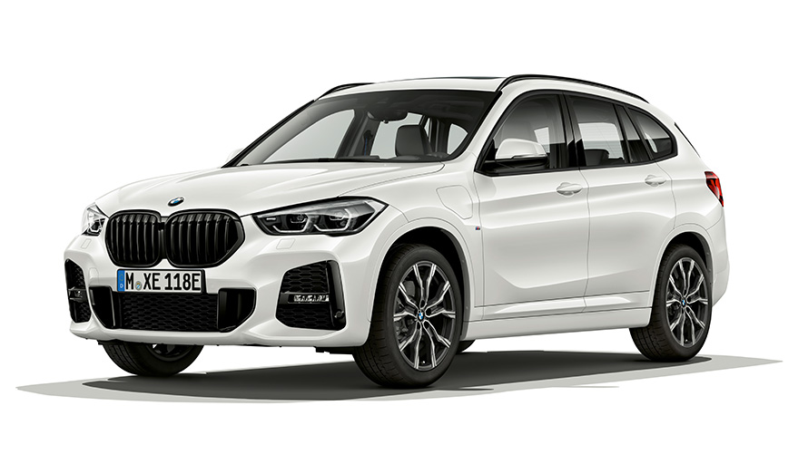 BMW X1 xDrive25e PHEV-Modell Dreiviertel-Frontansicht BMW X1 xDrive25e PHEV-Modell Studioaufnahme Dreiviertel-Frontansicht