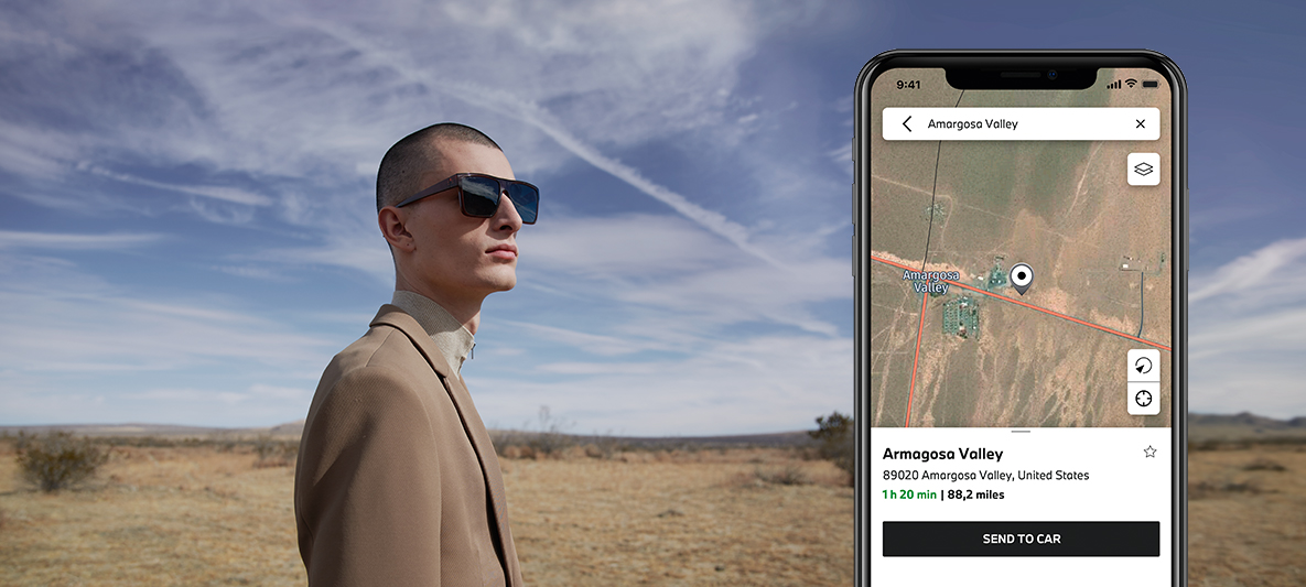 App My BMW Programmare viaggi e inviarli alla vettura Un uomo nel deserto App My BMW Programmare viaggi e inviarli alla vettura Un uomo nel deserto