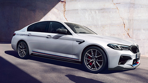 BMW M5 Dreiviertel-Seitenansicht mit M Performance Parts 
