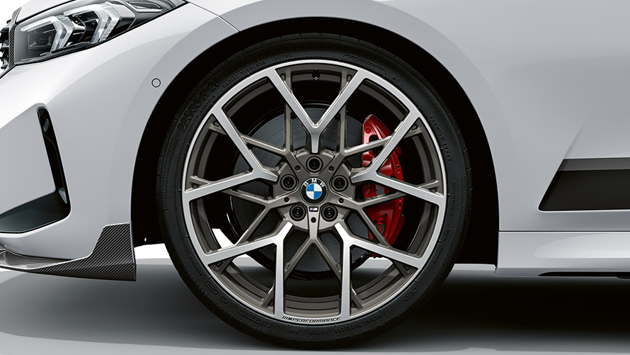 Cerchio forgiato da 20" M Performance nº 795 M Accessori BMW M Performance Primo piano del cerchio forgiato da 20" M Performance nº 795 M Accessori BMW M Performance