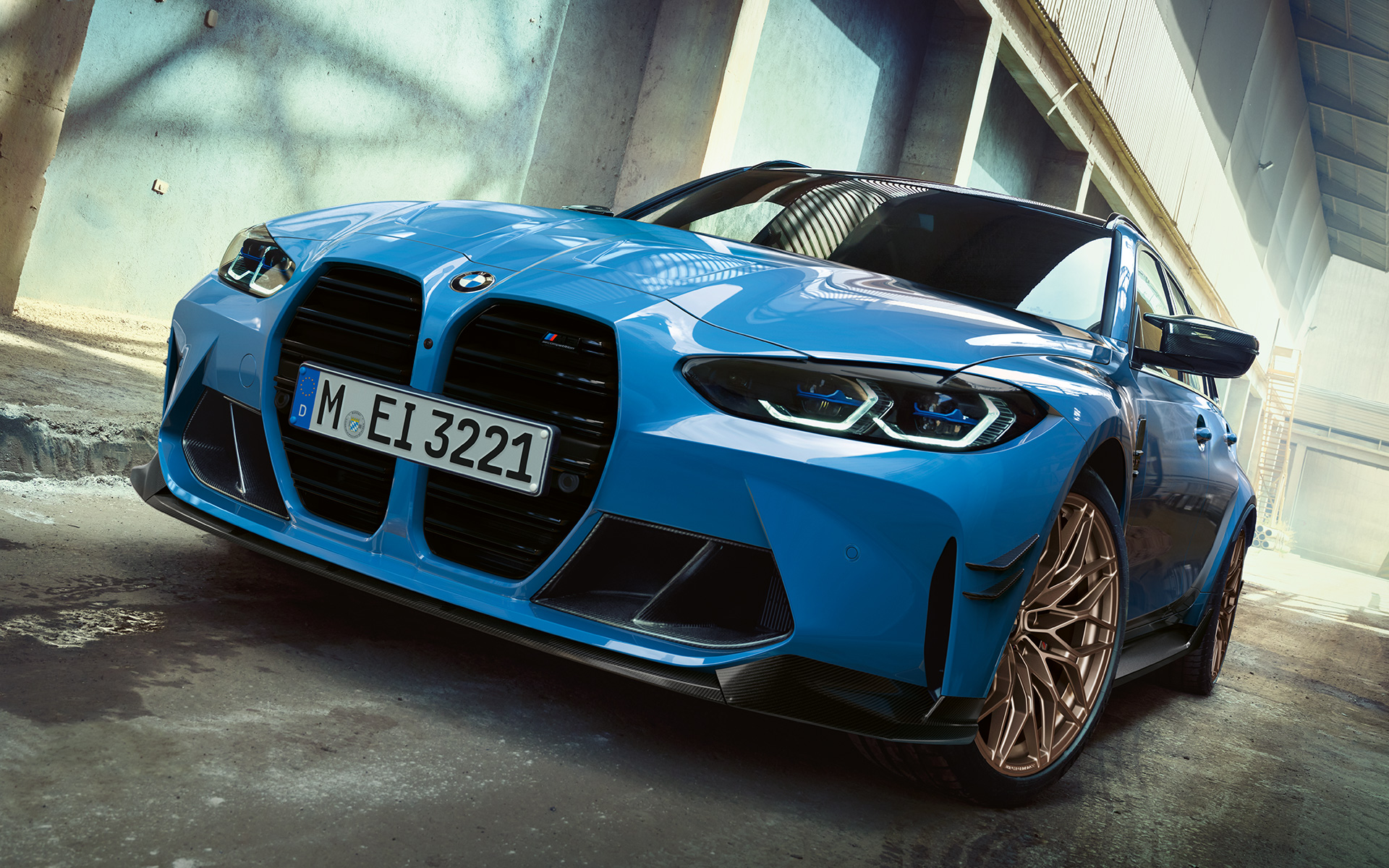 BMW M3 Touring G81 Accessori BMW M Performance Vista anteriore a tre quarti BMW M3 Touring G81 Accessori BMW M Performance Vista anteriore a tre quarti in movimento