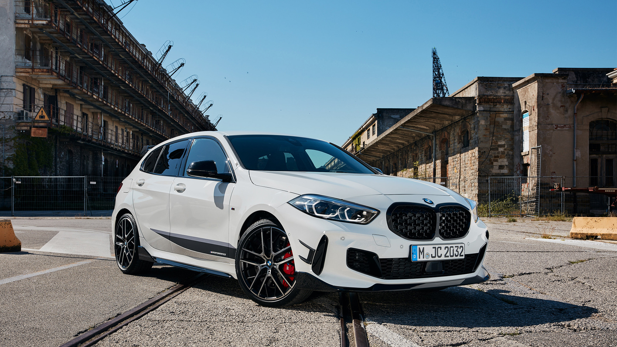 BMW M135i xDrive M Performance design 02 BMW Série 1 BMW M135i xDrive M Performance design 02
