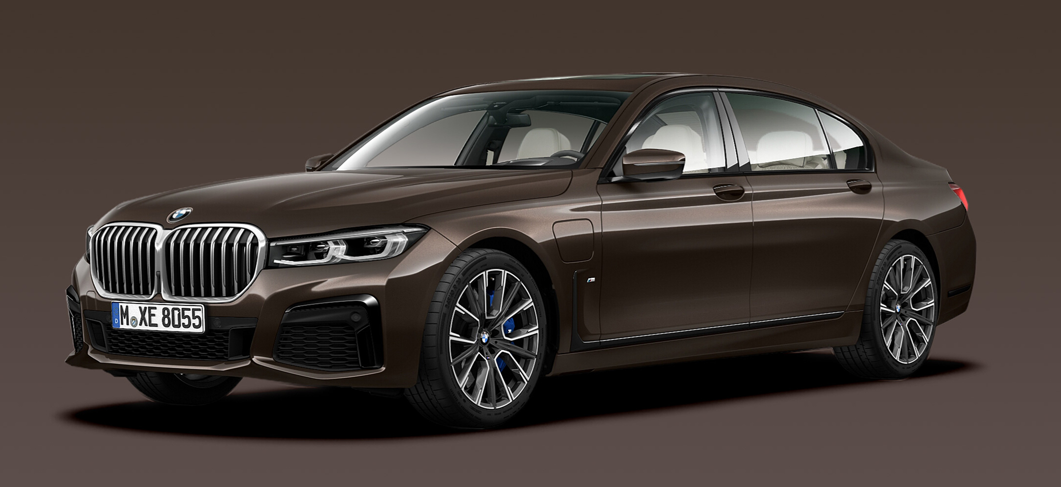 You choose. We paint. BMW 745Le xDrive nella verniciatura BMW Individual Macadamia BMW 745Le xDrive, ferma, nella verniciatura BMW Individual Macadamia