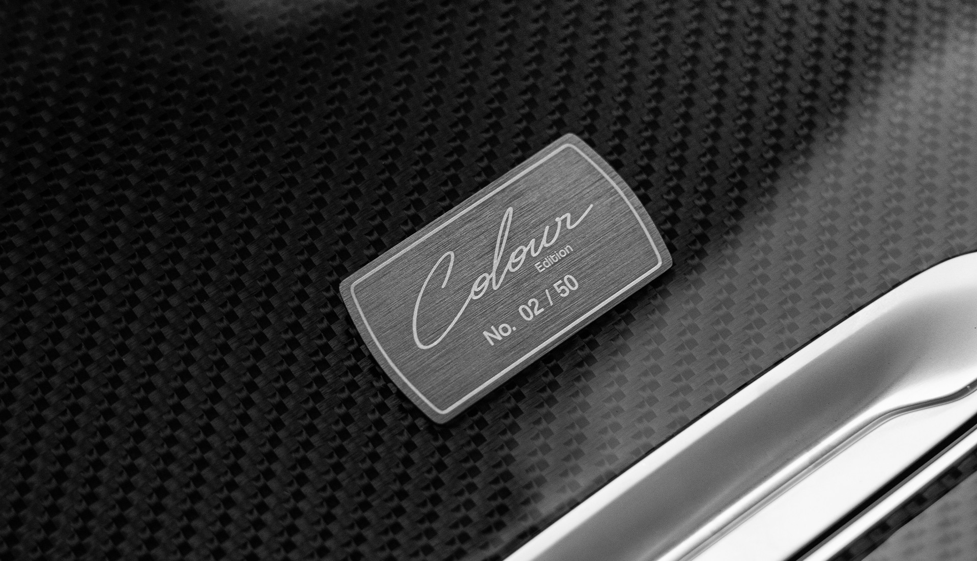 Plakette Nummerierung BMW X5 xDrive45e Colour Edition Plakette Nummerierung BMW X5 xDrive45e Colour Edition weiss Interieur Karbon