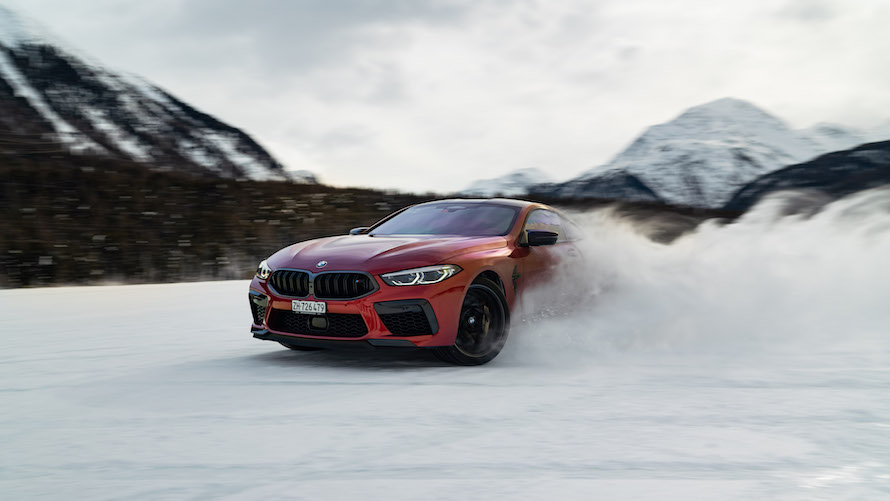 BMW Wintertrainings BMW X4 im Schnee