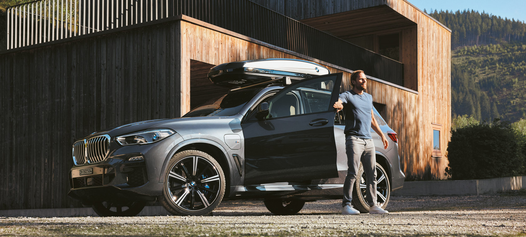 Fahrfreude hat immer Saison. Original BMW Teile und Zubehör / BMW Service / BMW Lifestyle.
